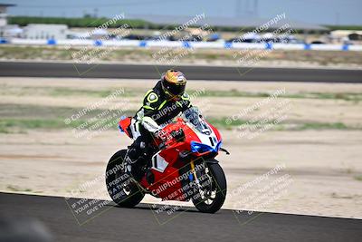 media/Apr-18-2025-TrackDaz (Fri) [[45f5874c44]]/B Group/Session 5 (Turns 5 and 6 - Inside)/